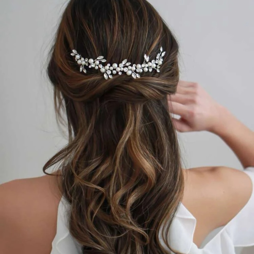 New unused Pearl and Jeweled Bridal Hair Piece